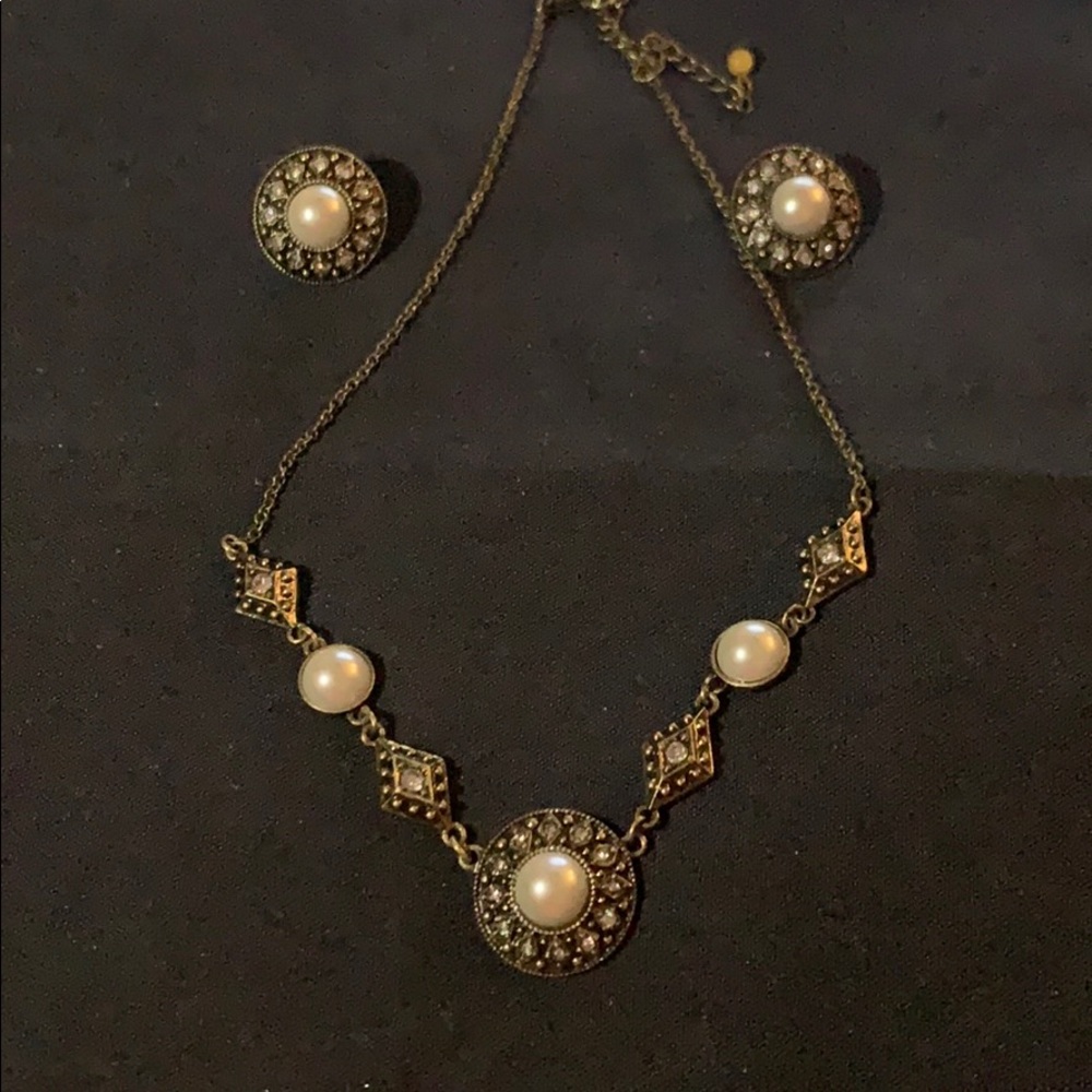 Gunmetal Peral Necklace and Earrings set